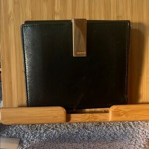 Gucci Black leather Wallet with Gold Accent